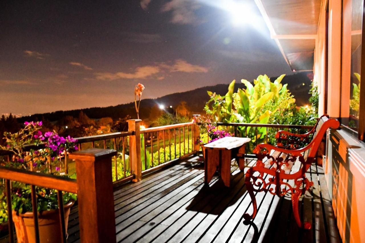 Poas Paradise Bed and Breakfast Poasito Esterno foto