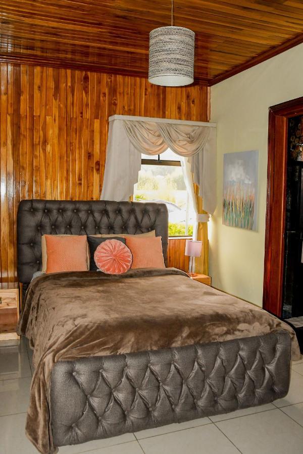 Poas Paradise Bed and Breakfast Poasito Esterno foto